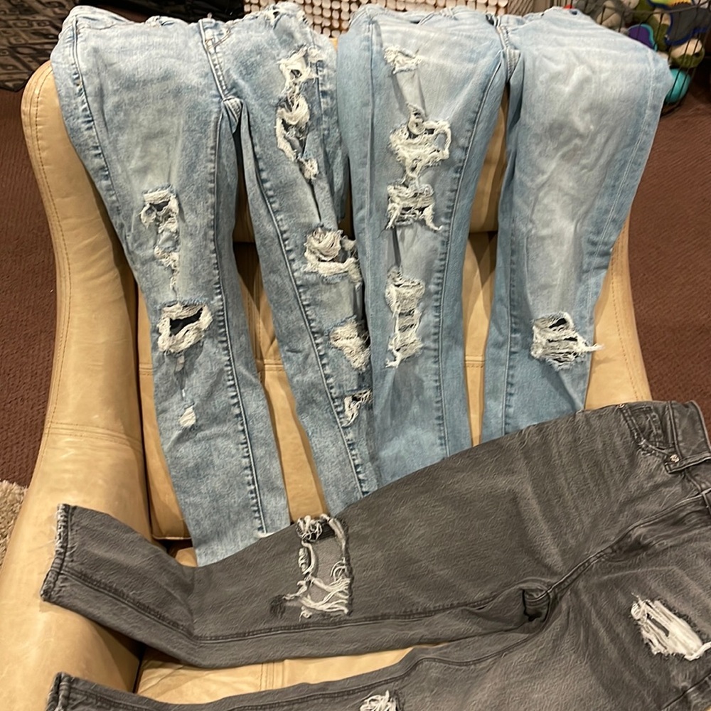 3 pair American Eagle women’s jeans gray size 000S, blue size 000S and size 0R